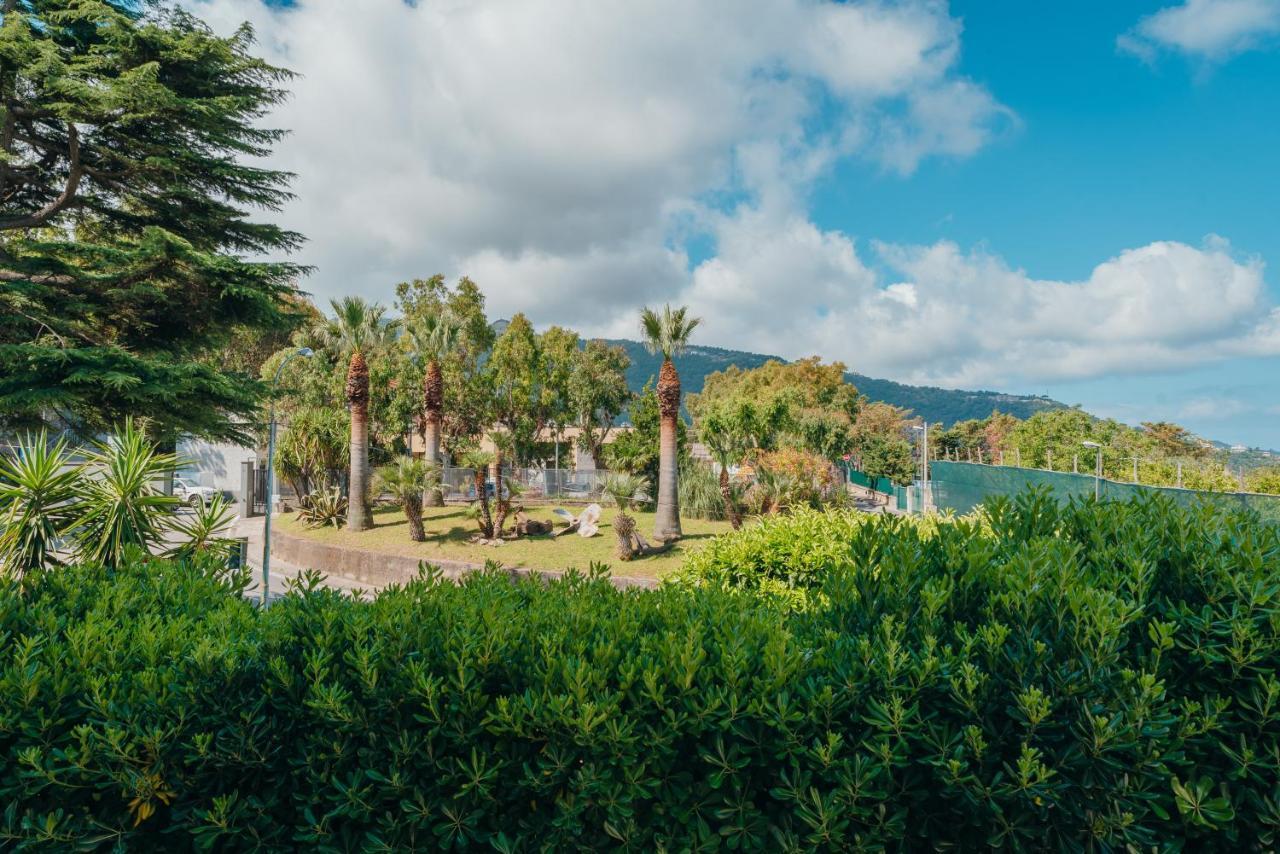 פיאנו די סורנטו Oltremare Sorrento Coast Apartment מראה חיצוני תמונה